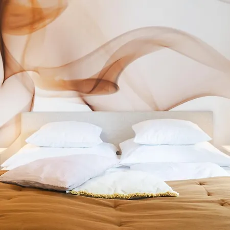 Golden Flat By Grazrentals With Parkview - Brandnew & Free Parking * Γκρατς