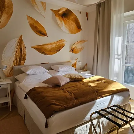 Golden Flat By Grazrentals With Parkview - Brandnew & Free Parking Appartement