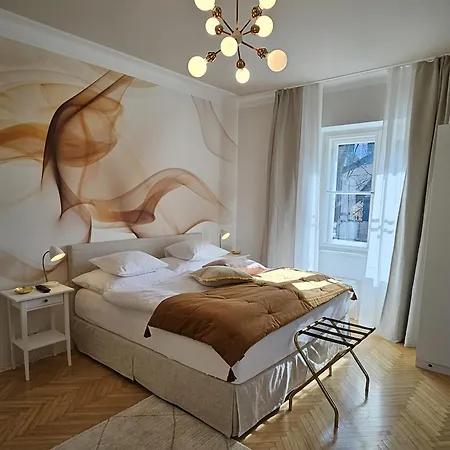 Golden Flat By Grazrentals With Parkview - Brandnew & Free Parking Lejlighed