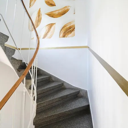 Golden Flat By Grazrentals Terrace & Garden View & Free Parking *